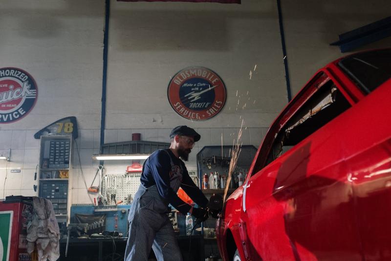¿Cuánto tarda el seguro en reparar un arreglo de chapa o golpe en un coche?